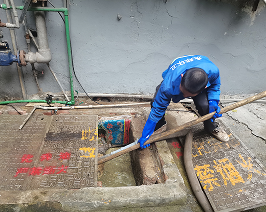 逊克清掏化粪池
