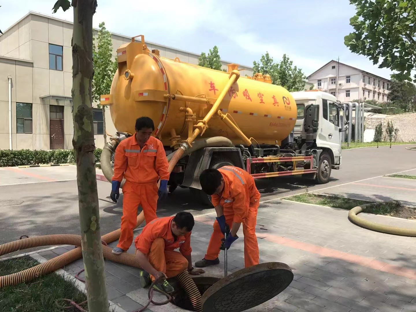 逊克化粪池清理与5-8吨吸粪车施工效率分析